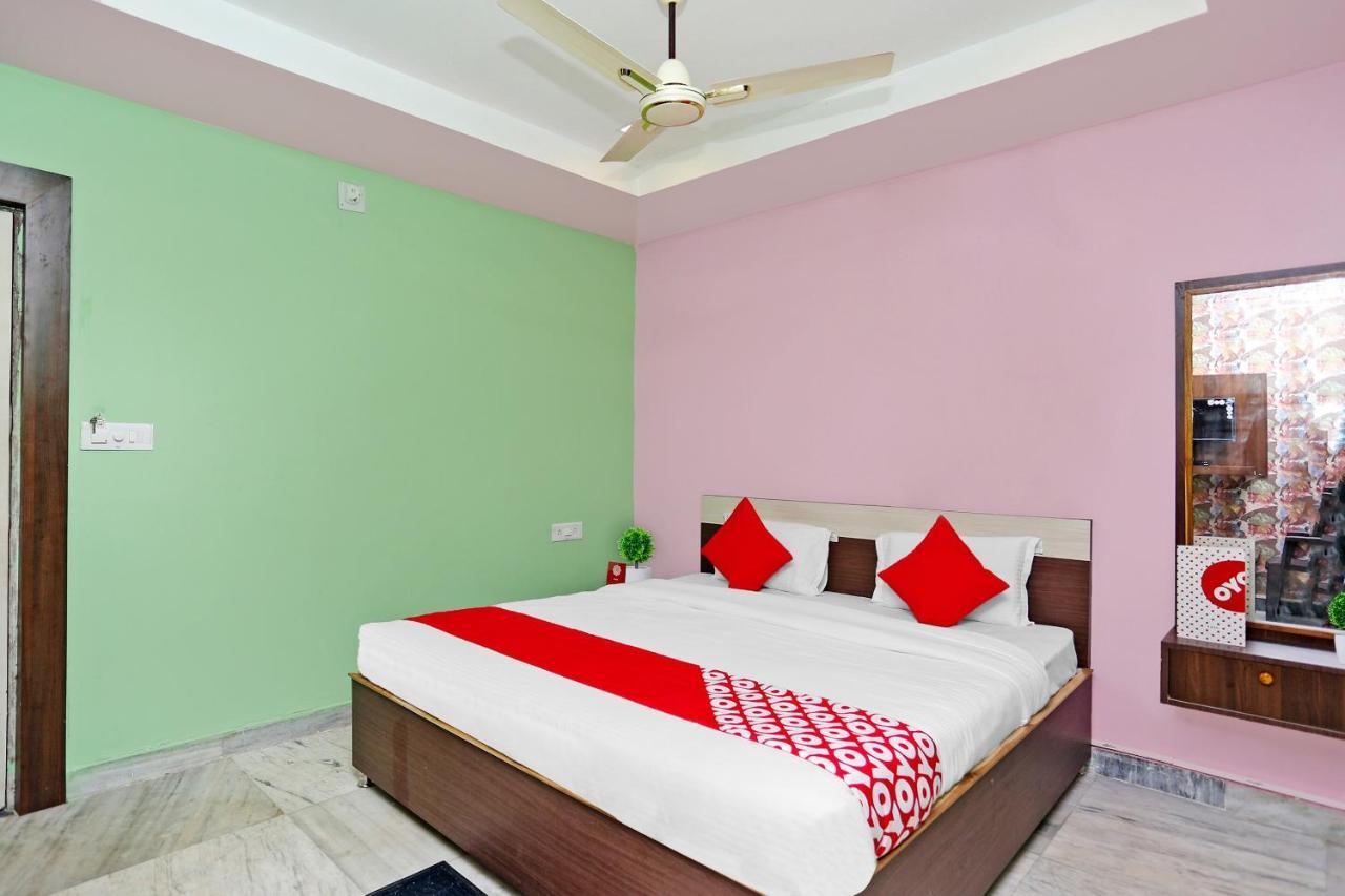 Super Collection O Aryan Hotel Khandagiri Buitenkant foto