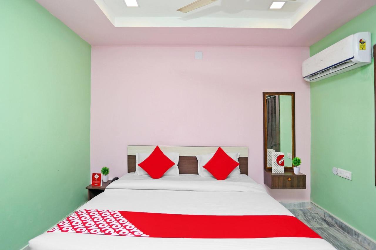 Super Collection O Aryan Hotel Khandagiri Buitenkant foto