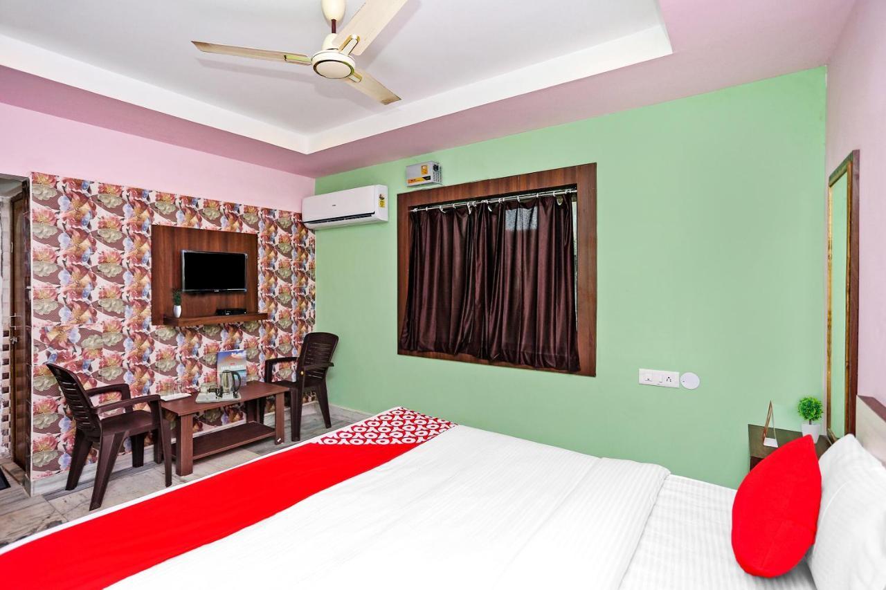 Super Collection O Aryan Hotel Khandagiri Buitenkant foto