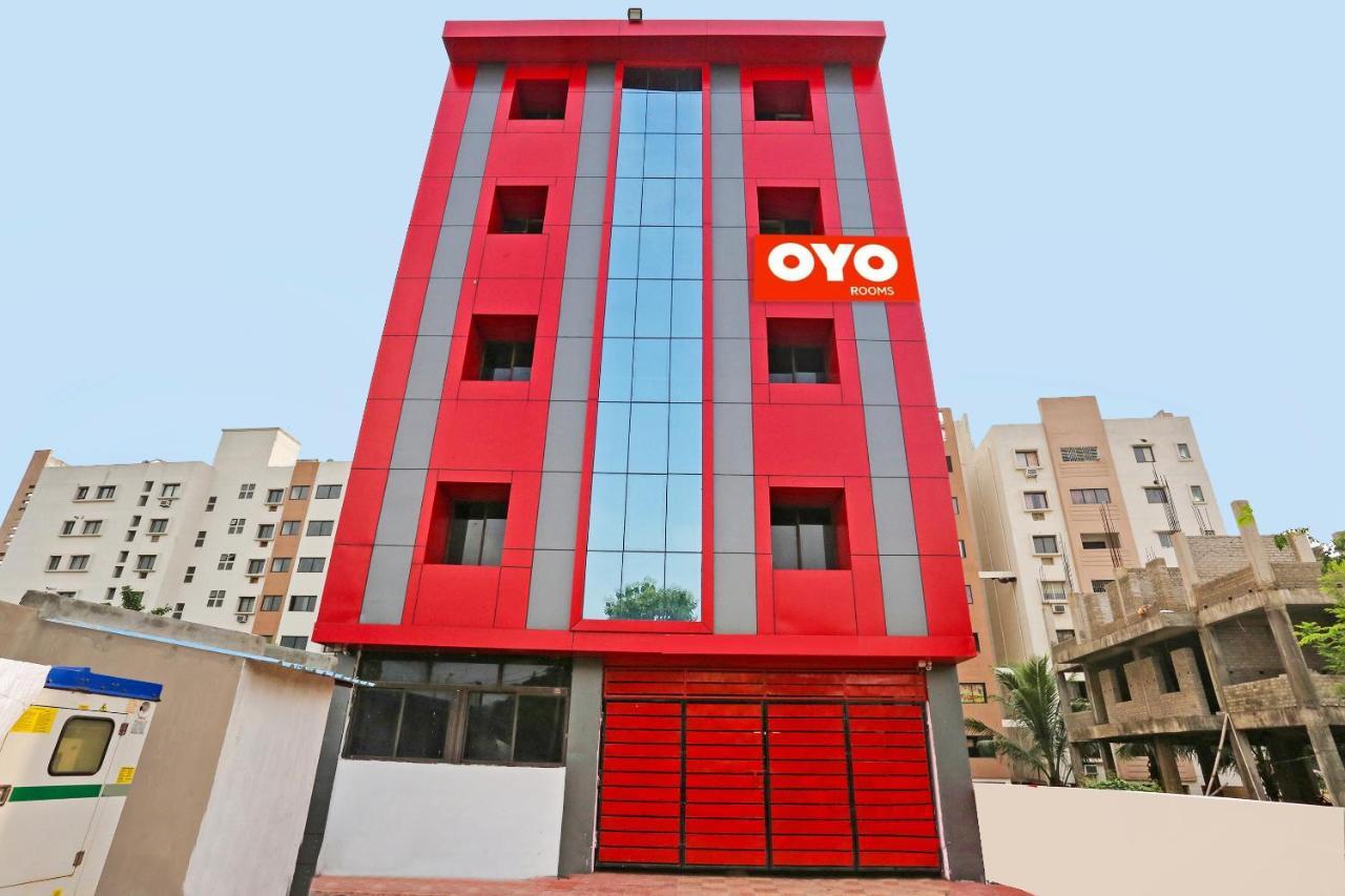 Super Collection O Aryan Hotel Khandagiri Buitenkant foto
