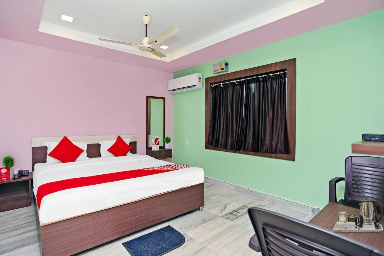 Super Collection O Aryan Hotel Khandagiri Buitenkant foto