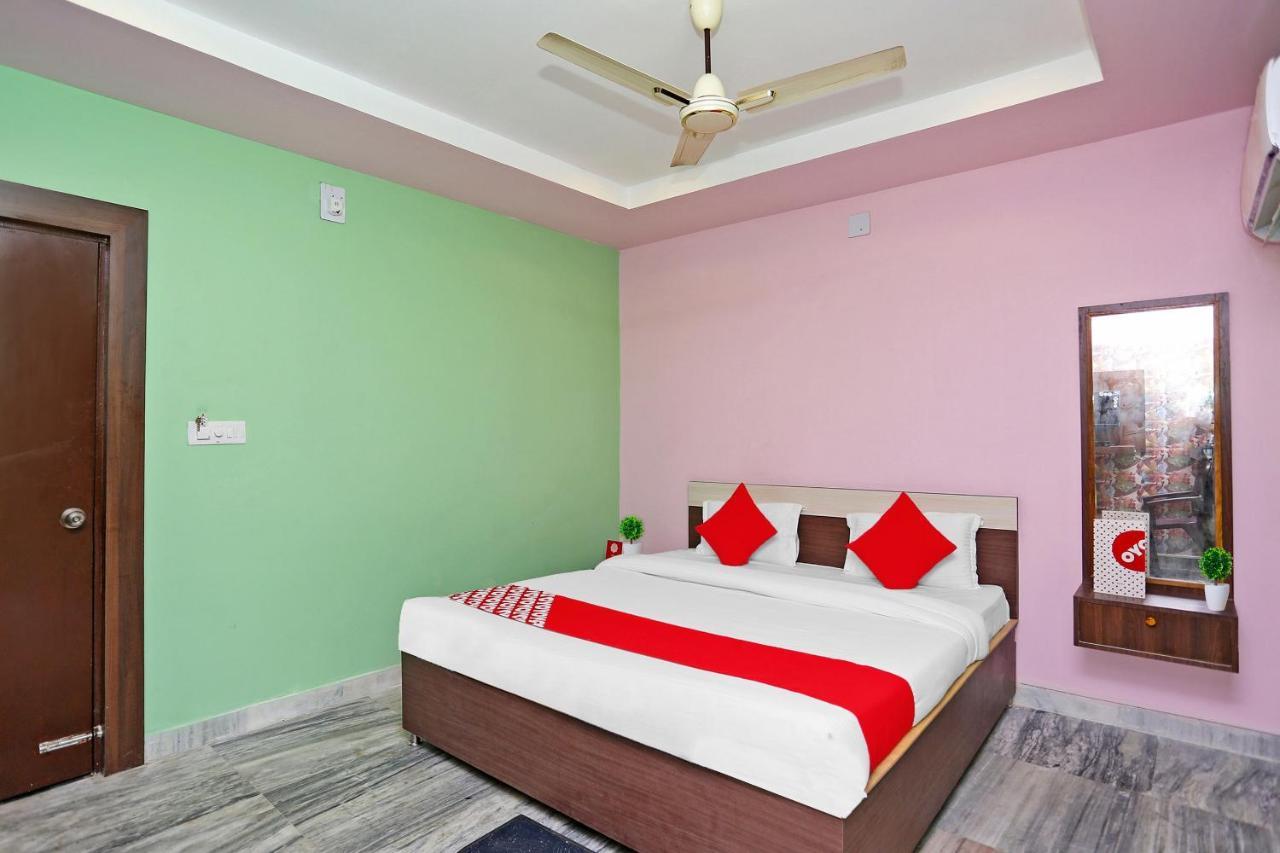Super Collection O Aryan Hotel Khandagiri Buitenkant foto