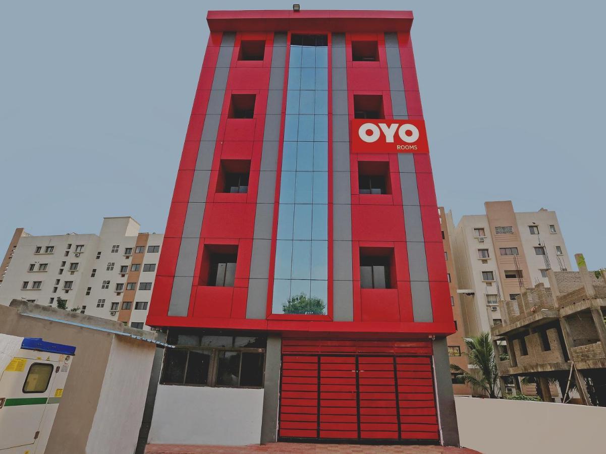 Super Collection O Aryan Hotel Khandagiri Buitenkant foto