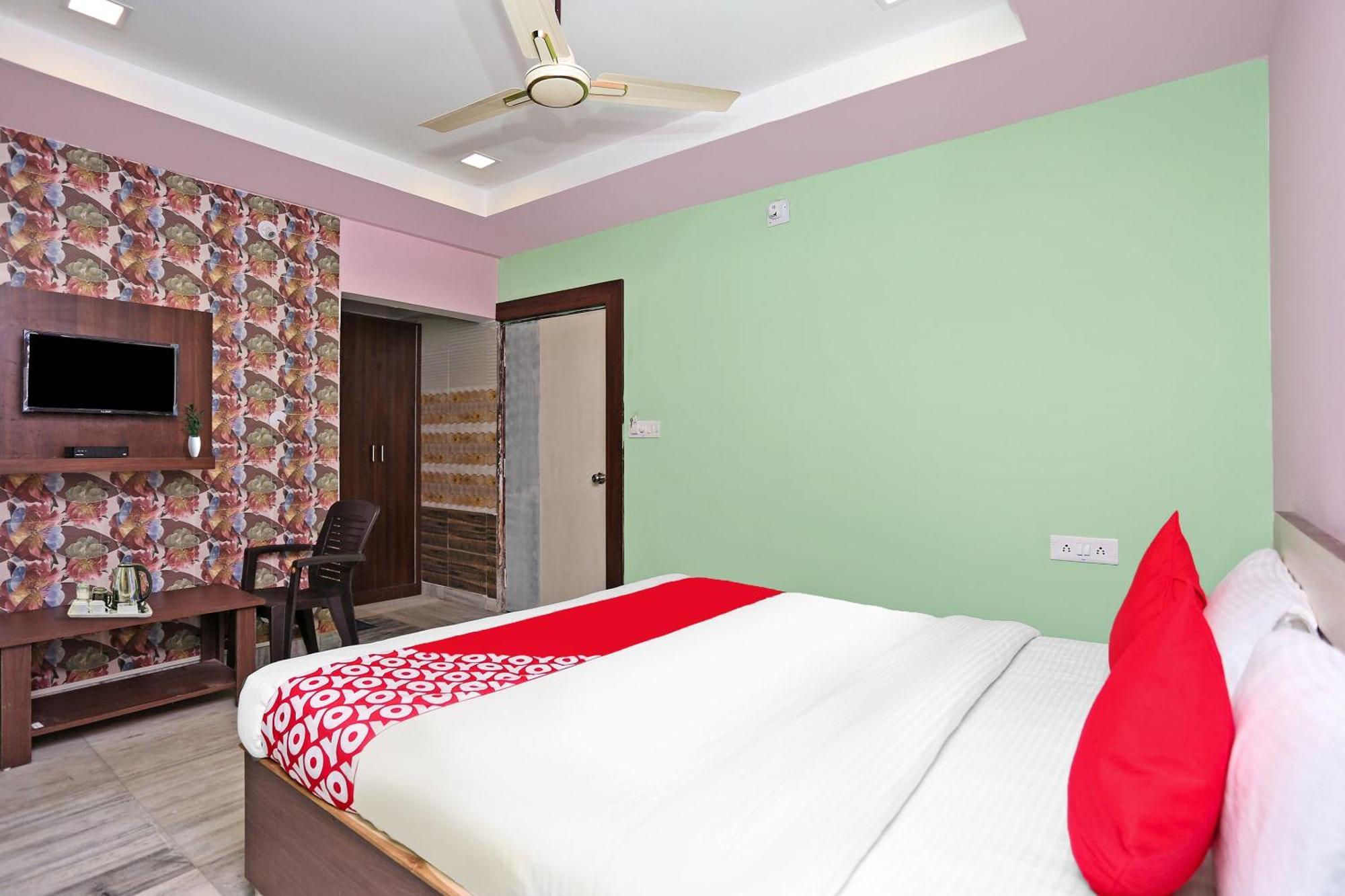 Super Collection O Aryan Hotel Khandagiri Buitenkant foto